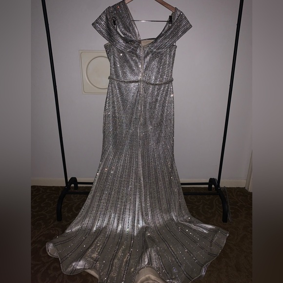 Od Rica-Turkish Evening Gown - Picture 9 of 12